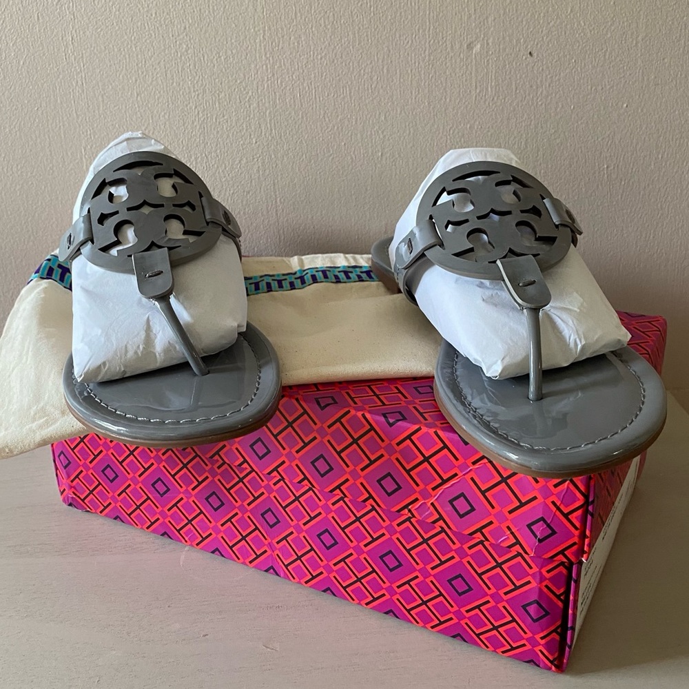 Tory Burch Patent Malta Gray Leather Sandal - Picture 9 of 9